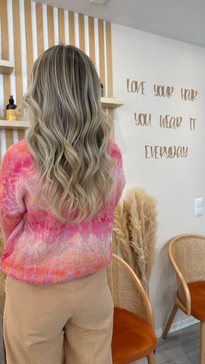 Balayage con sfumature rosa - Hairstyle Bioggio